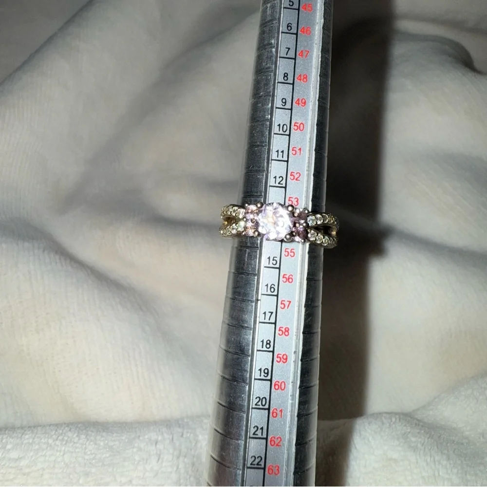 Elegant Purple and Gold Tone Women's Ring size 7